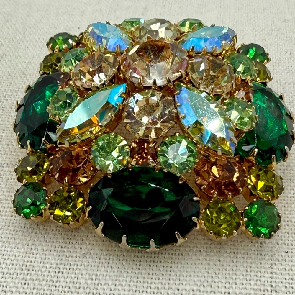 Vintage Juliana Style Green AB Rhinestone Dome Brooch Statement Piece D&E Look - Picture 5 of 17